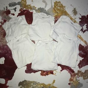12 Month White Sleeveless 6 Bodysuits & bibs